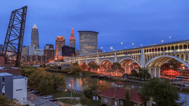 Cleveland City Installs Smart Streetlights Control Network